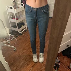 Women Levi’s jeans